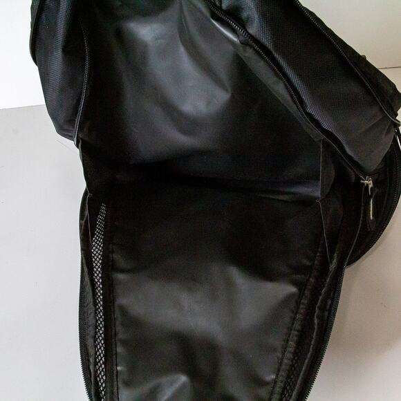 Ogio Labatt Brewing Blue Light Pilsener Backpack Cooler Bag EUC 21H x 12W x 9D - Picture 5 of 13